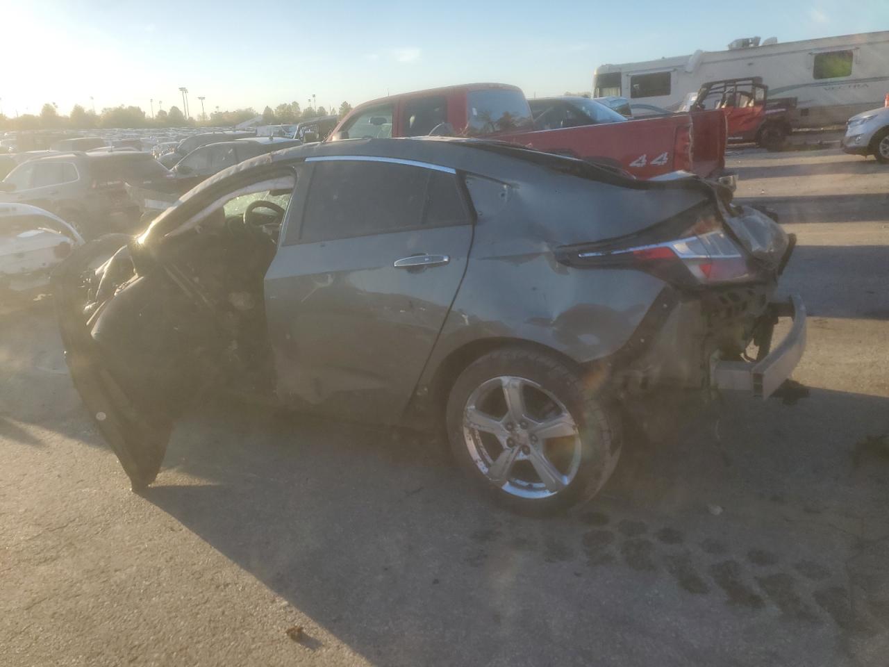 2017 CHEVROLET VOLT LT photo 2