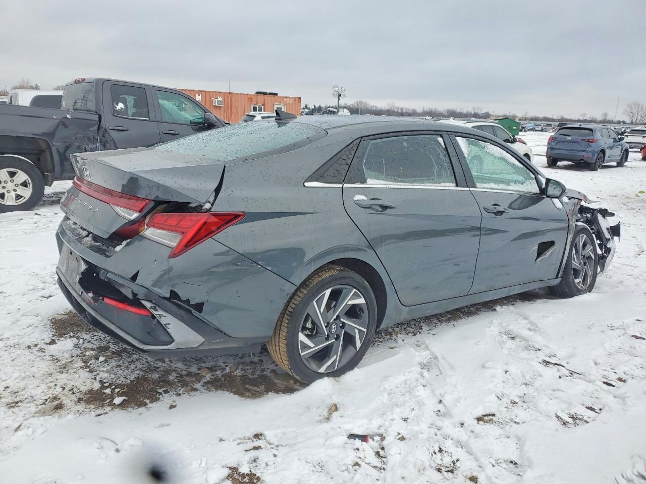 2024 HYUNDAI ELANTRA SEL photo 3