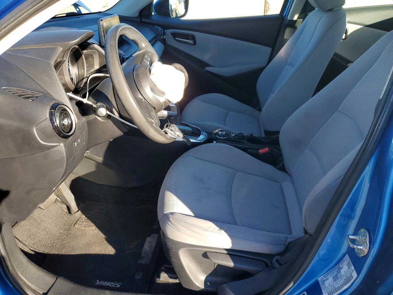 2019 TOYOTA YARIS L photo 7