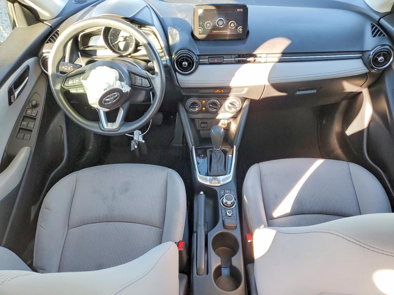 2019 TOYOTA YARIS L photo 8