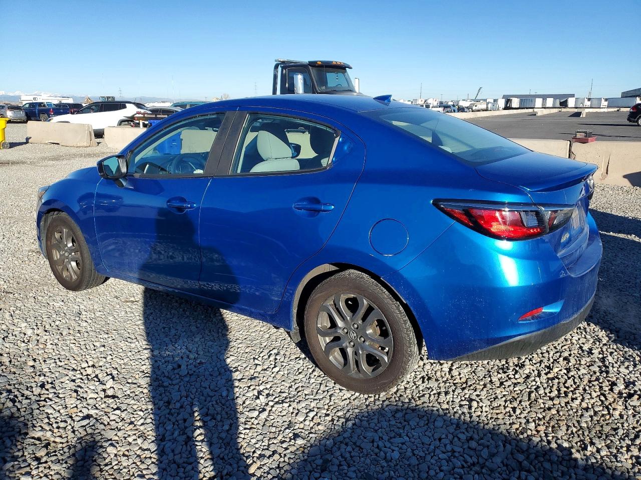 2019 TOYOTA YARIS L photo 2