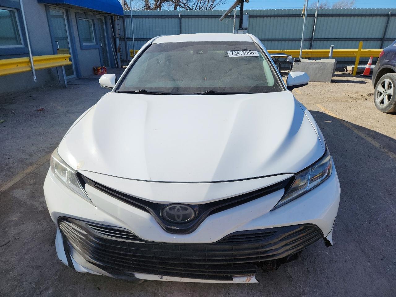 2018 TOYOTA CAMRY LE photo 9