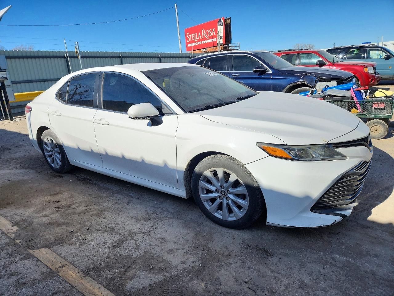 2018 TOYOTA CAMRY LE photo 7