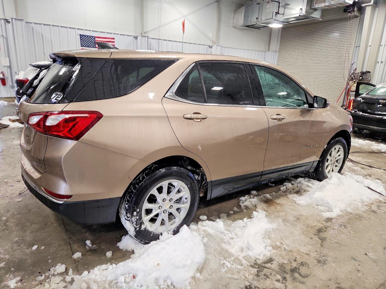 2019 CHEVROLET EQUINOX LT photo 3