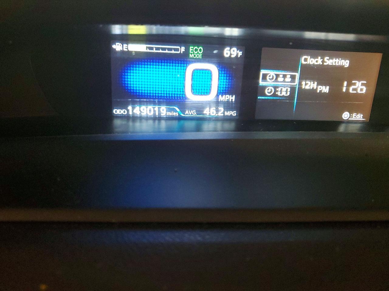 2019 TOYOTA PRIUS photo 17