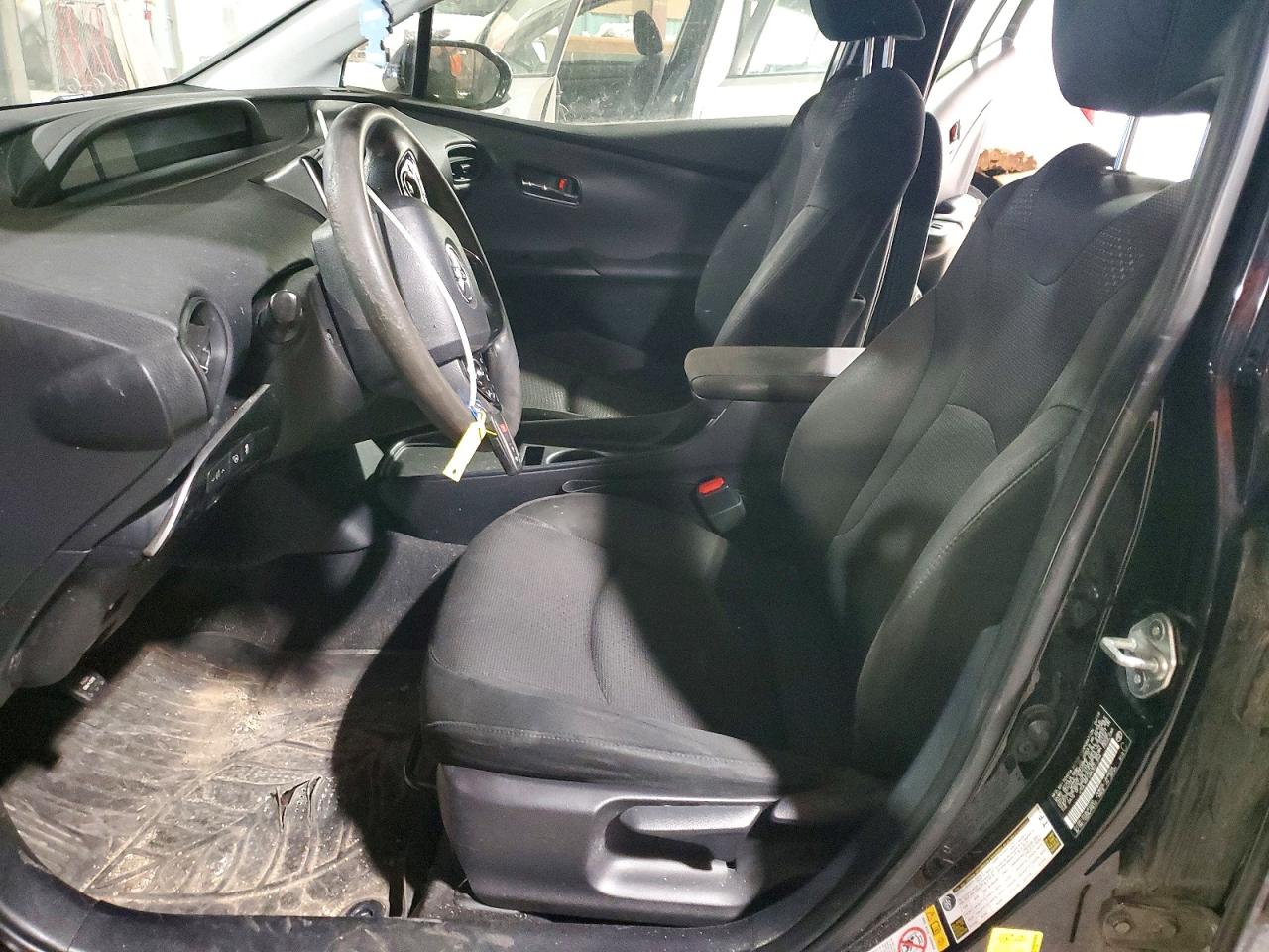 2019 TOYOTA PRIUS photo 13