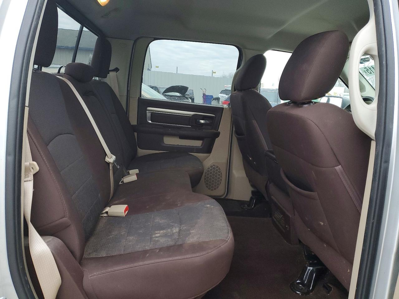 2015 RAM 1500 SLT photo 28