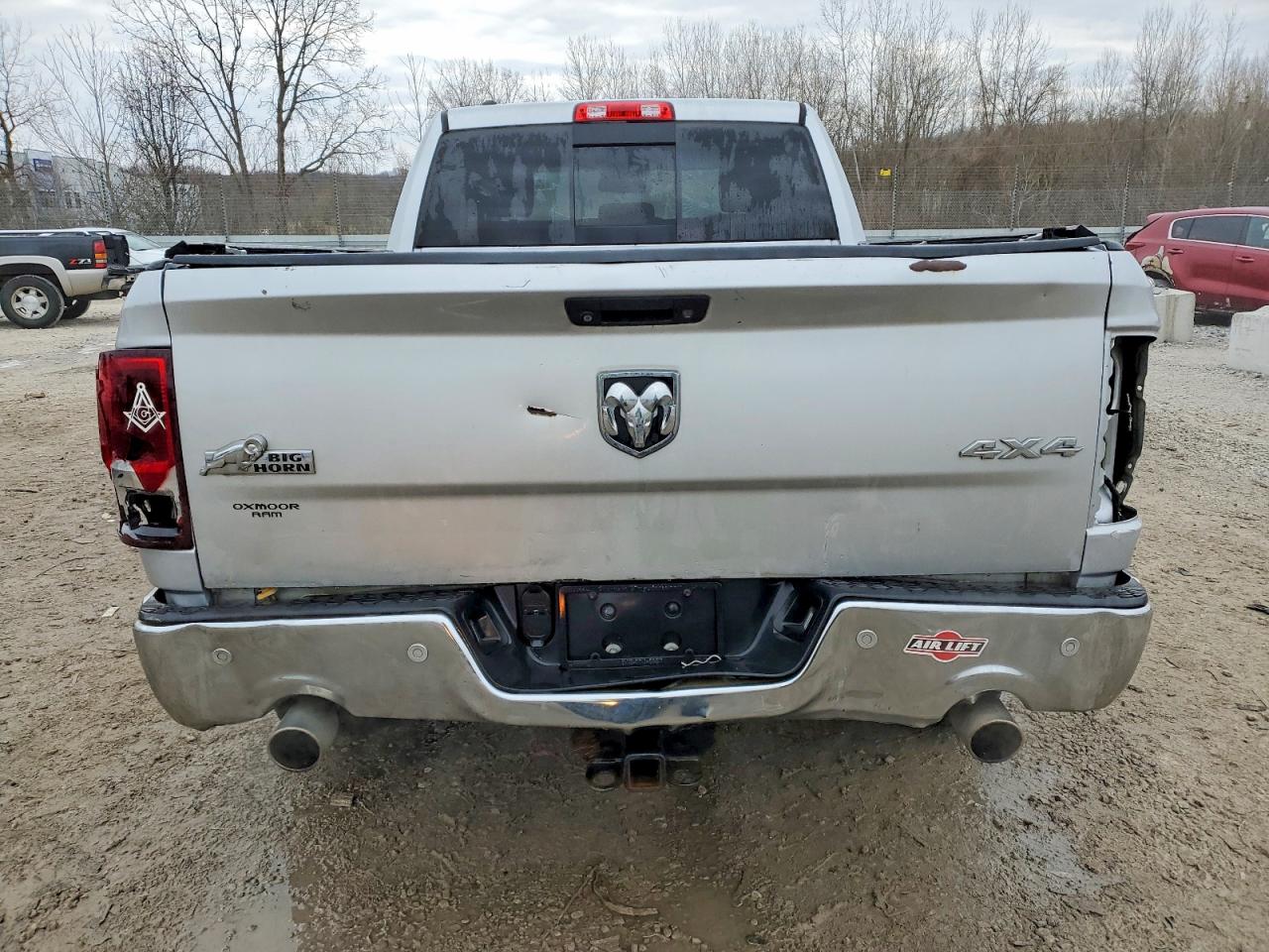 2015 RAM 1500 SLT photo 16