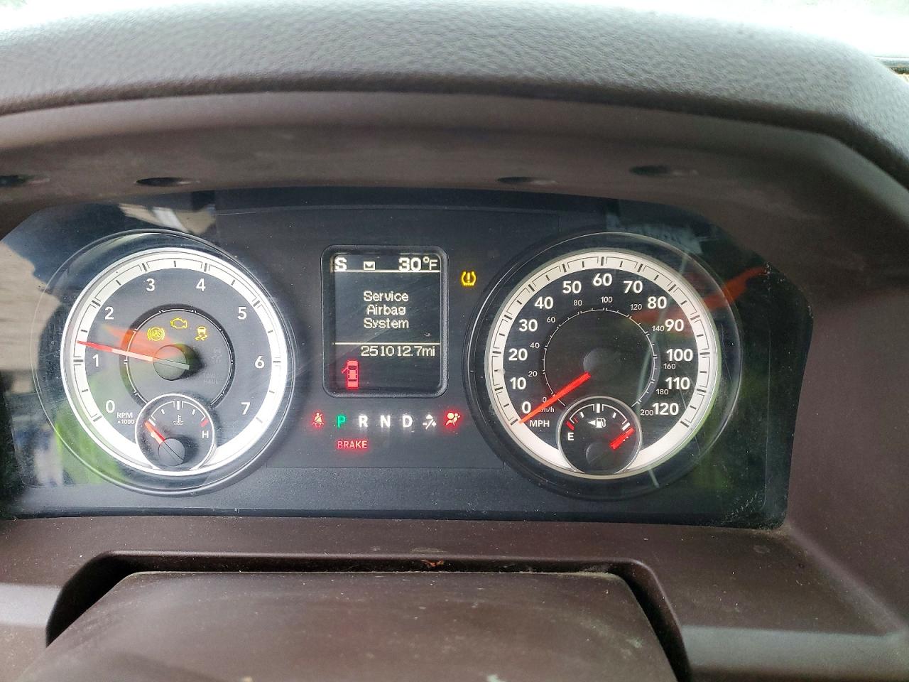 2015 RAM 1500 SLT photo 25