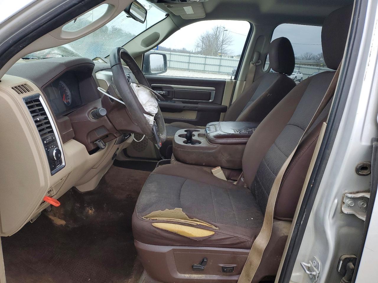 2015 RAM 1500 SLT photo 19