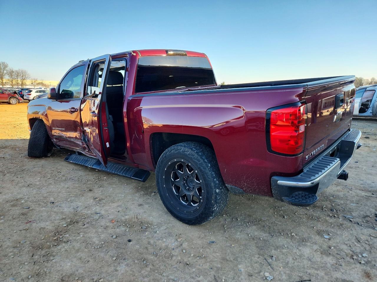2015 CHEVROLET SILVERADO C1500 LT photo 3