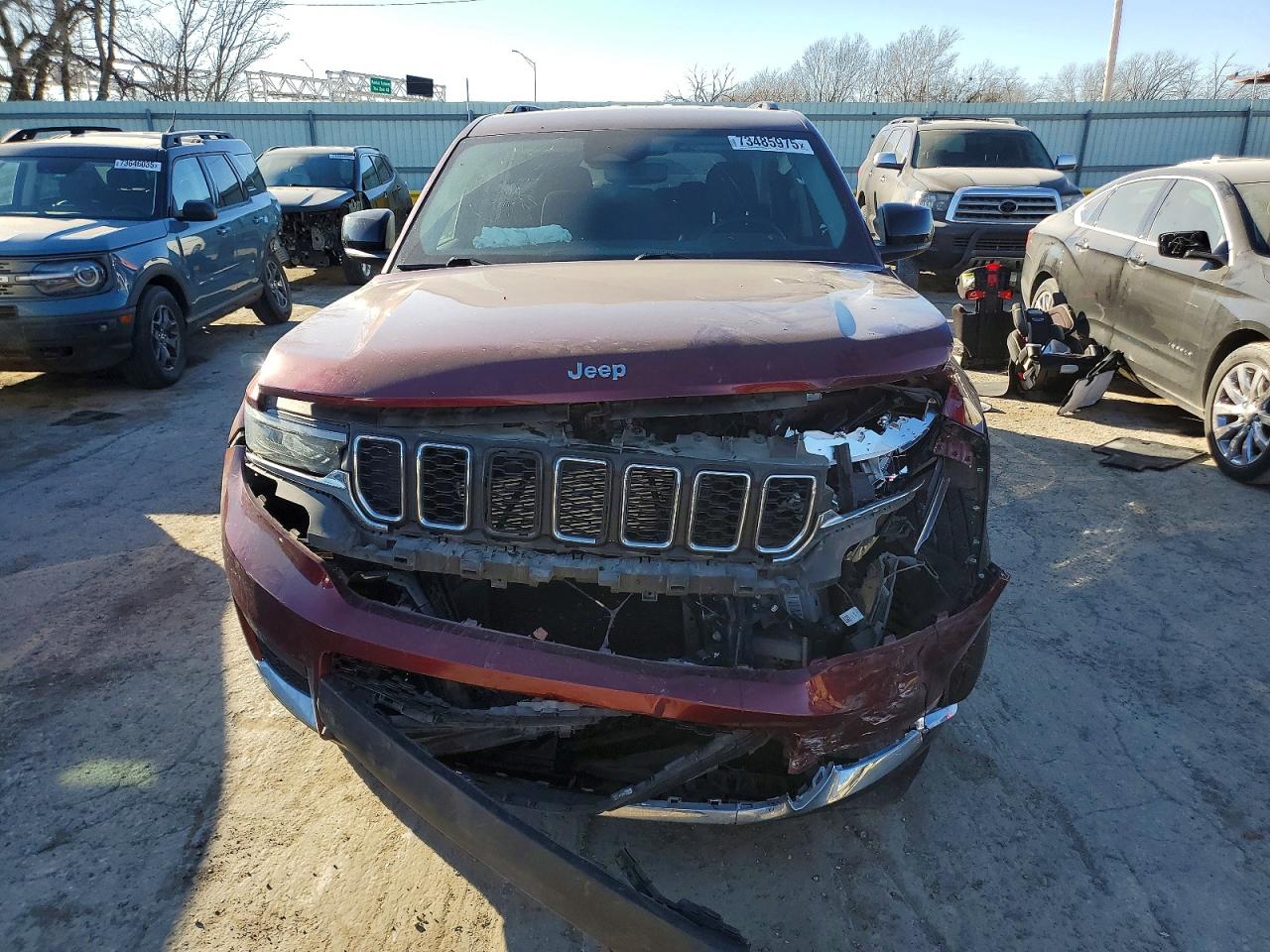2022 JEEP GRAND CHEROKEE L LAREDO photo 9