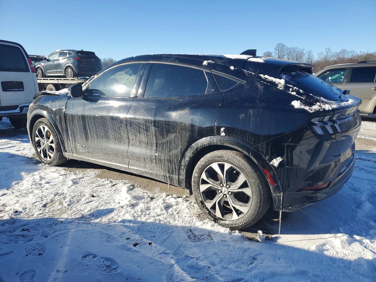 2021 FORD MUSTANG MACH-E PREMIUM photo 3