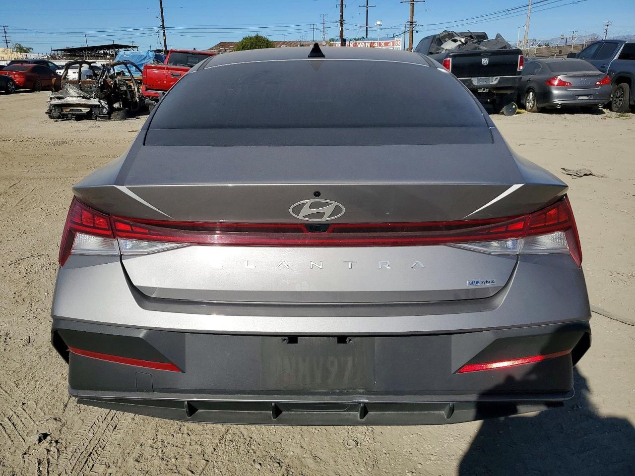 2024 HYUNDAI ELANTRA BLUE photo 6