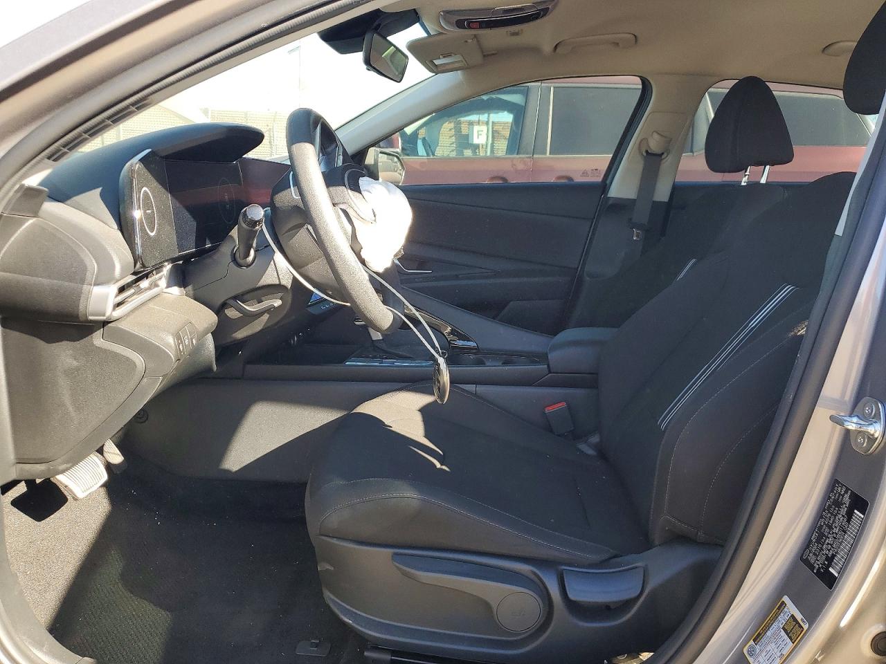 2024 HYUNDAI ELANTRA BLUE photo 7