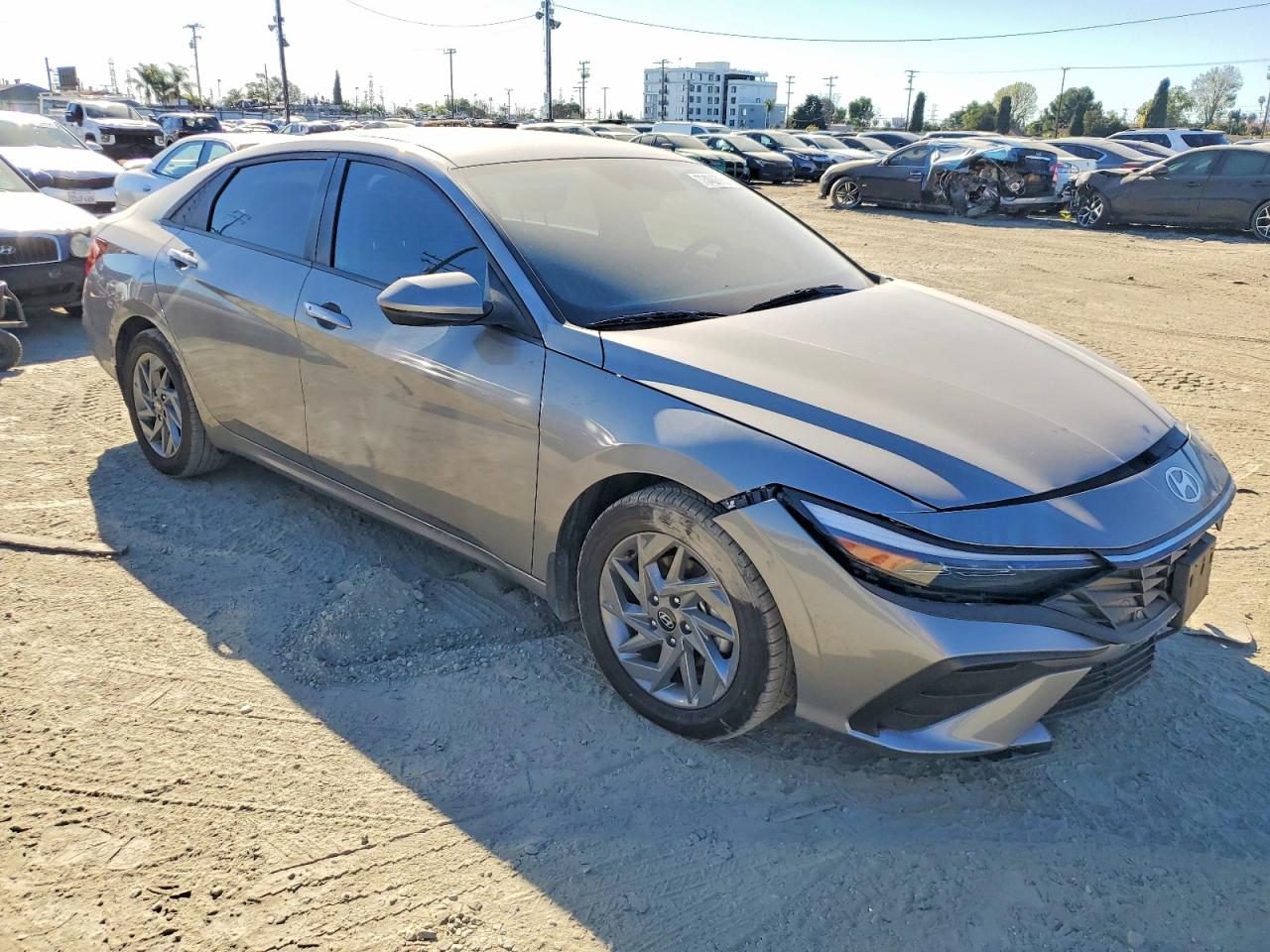2024 HYUNDAI ELANTRA BLUE photo 4