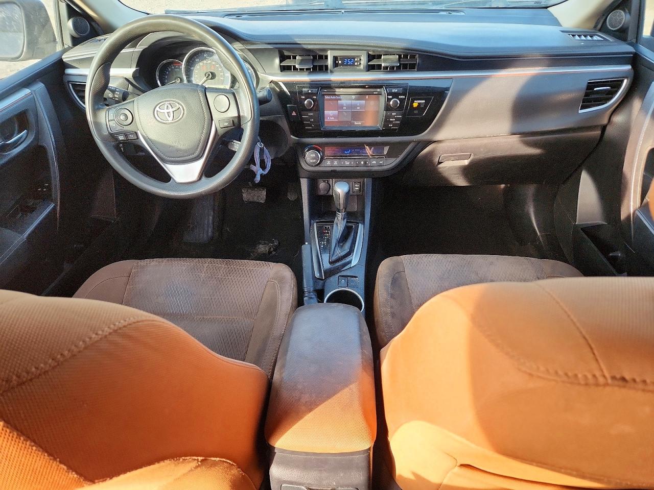 2015 TOYOTA COROLLA LE photo 8