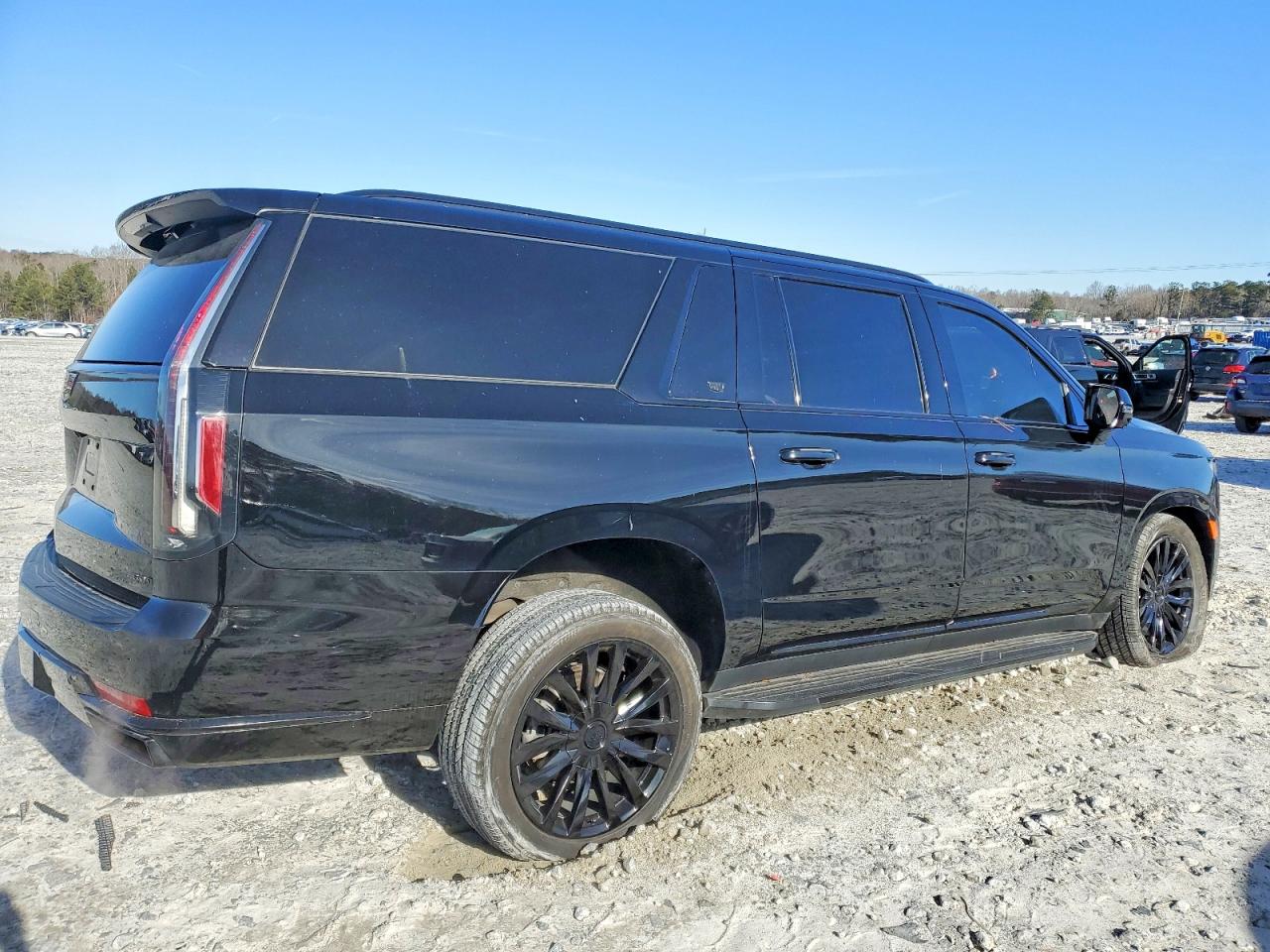 2022 CADILLAC ESCALADE ESV LUXURY photo 3
