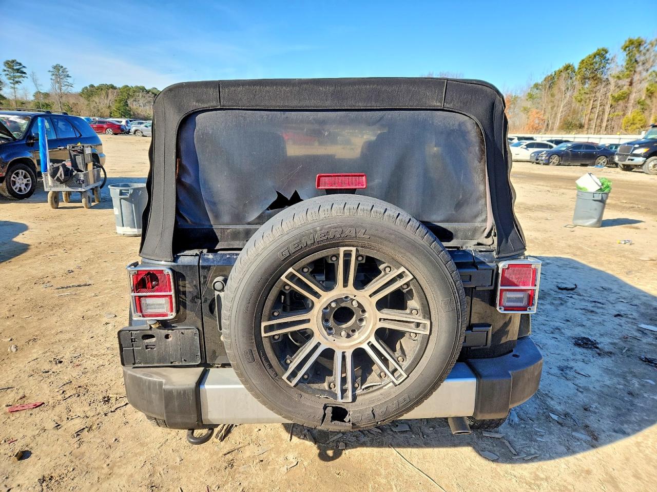 2015 JEEP WRANGLER UNLIMITED SAHARA photo 11