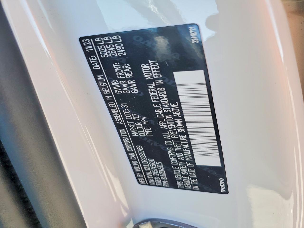 2024 VOLVO XC40 PLUS photo 25