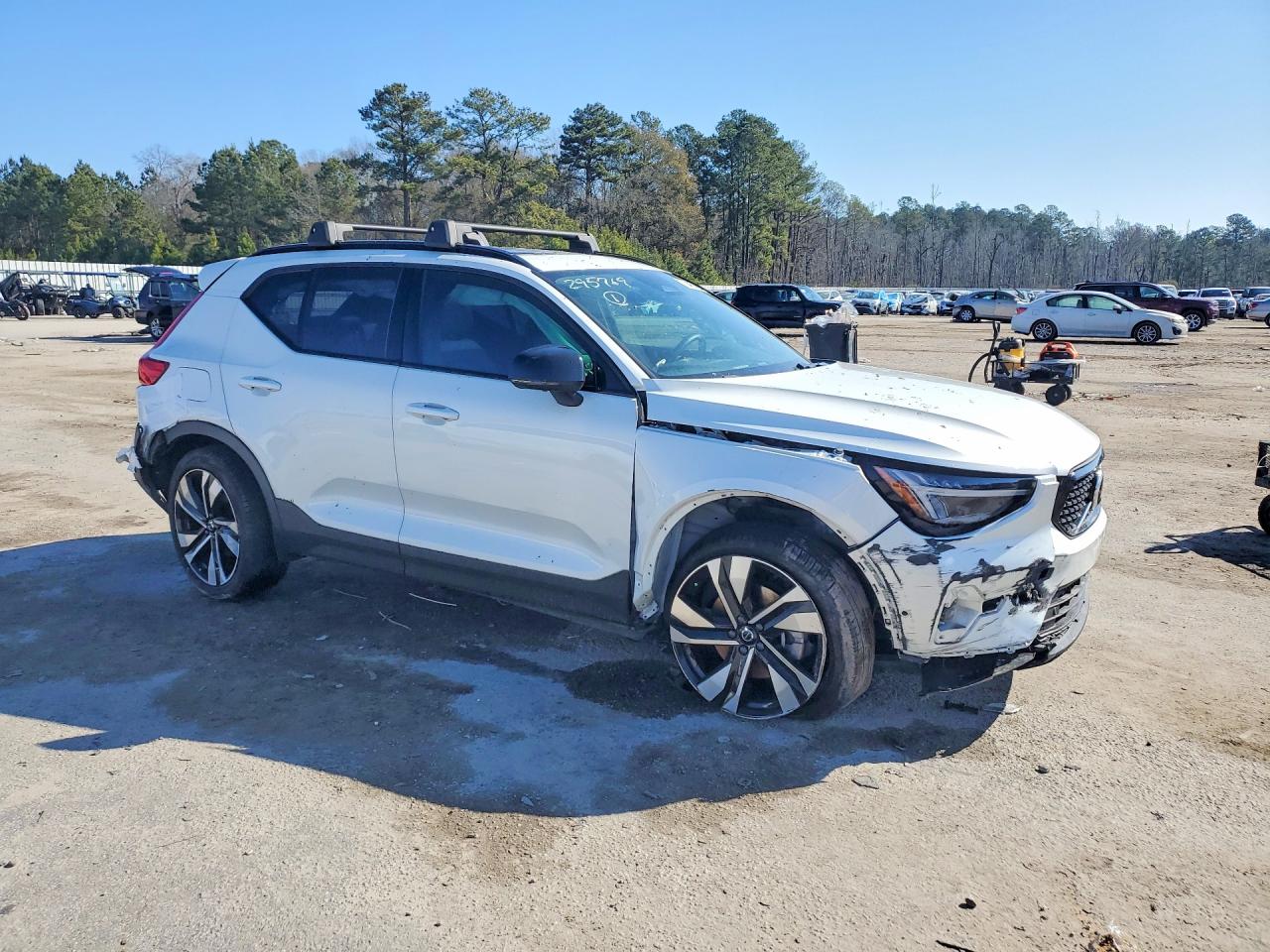 2024 VOLVO XC40 PLUS photo 7