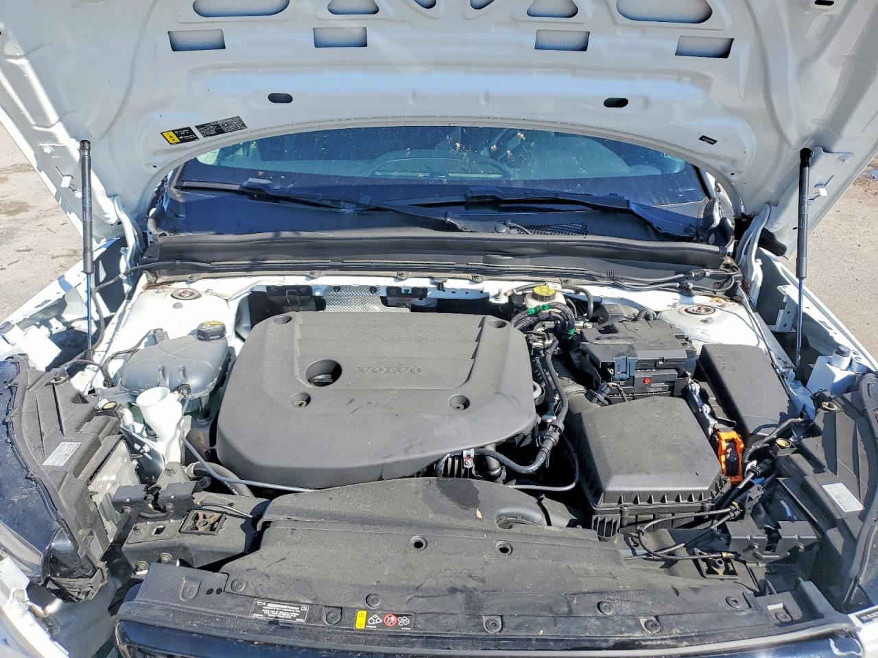 2024 VOLVO XC40 PLUS photo 23