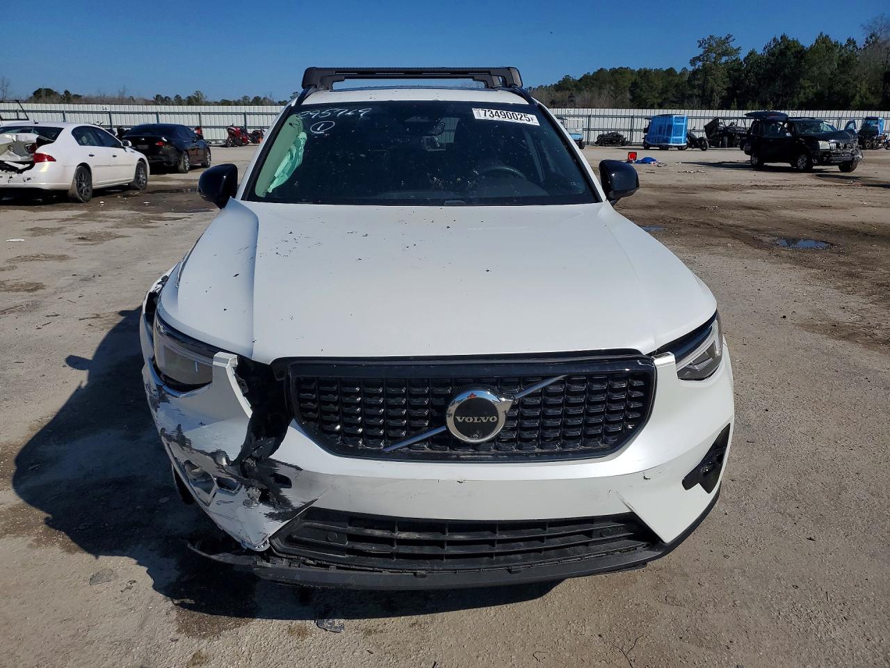 2024 VOLVO XC40 PLUS photo 9