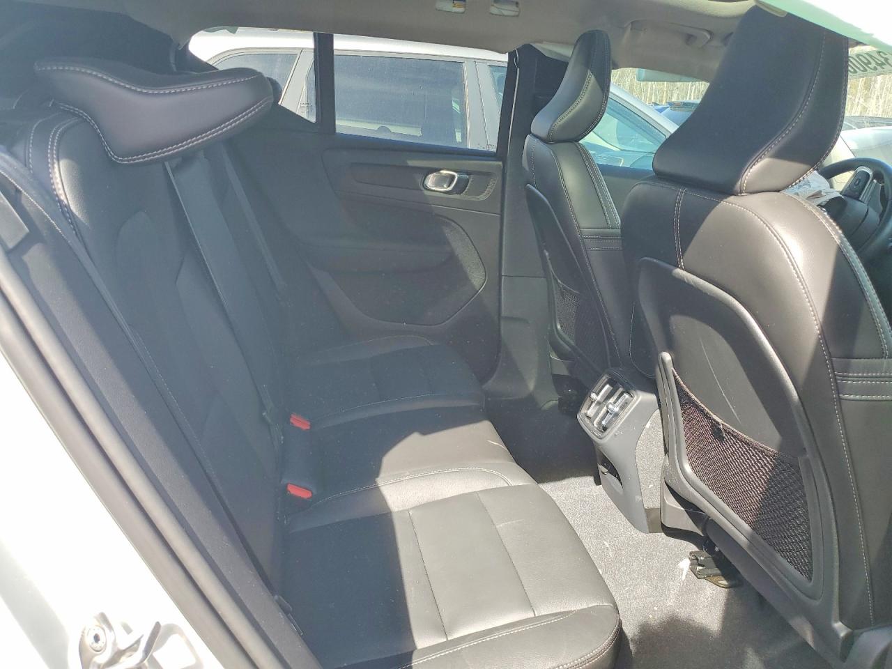 2024 VOLVO XC40 PLUS photo 21
