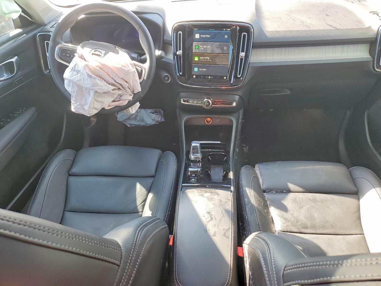 2024 VOLVO XC40 PLUS photo 15