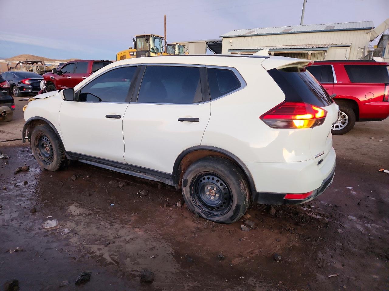 2017 NISSAN ROGUE SV photo 2