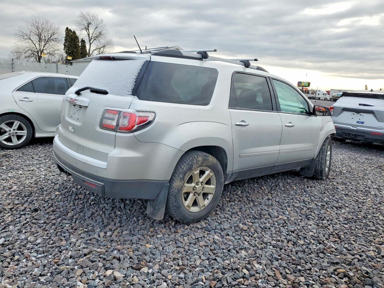 2014 GMC ACADIA SLE photo 3