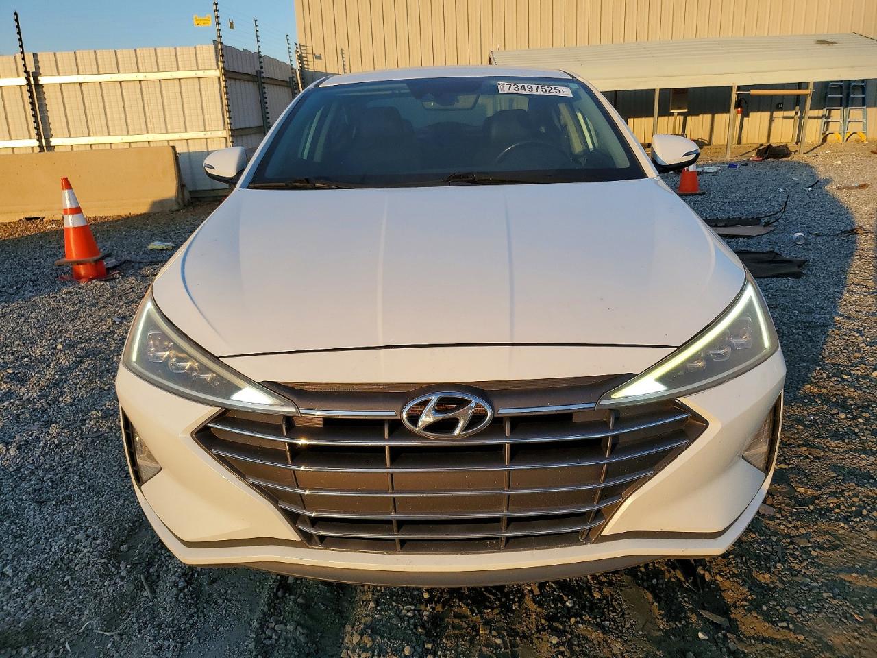 2019 HYUNDAI ELANTRA SEL photo 5