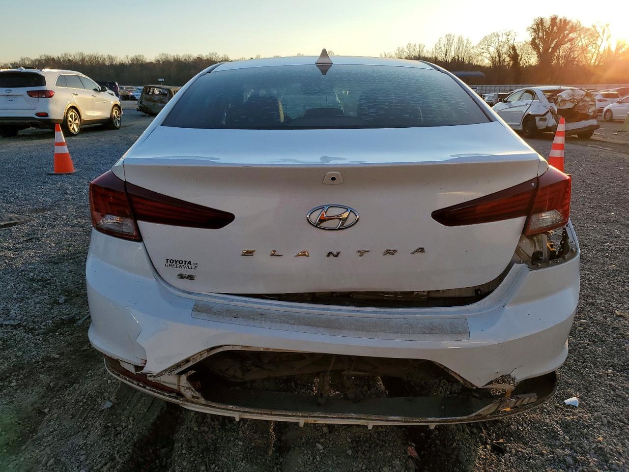 2019 HYUNDAI ELANTRA SEL photo 6
