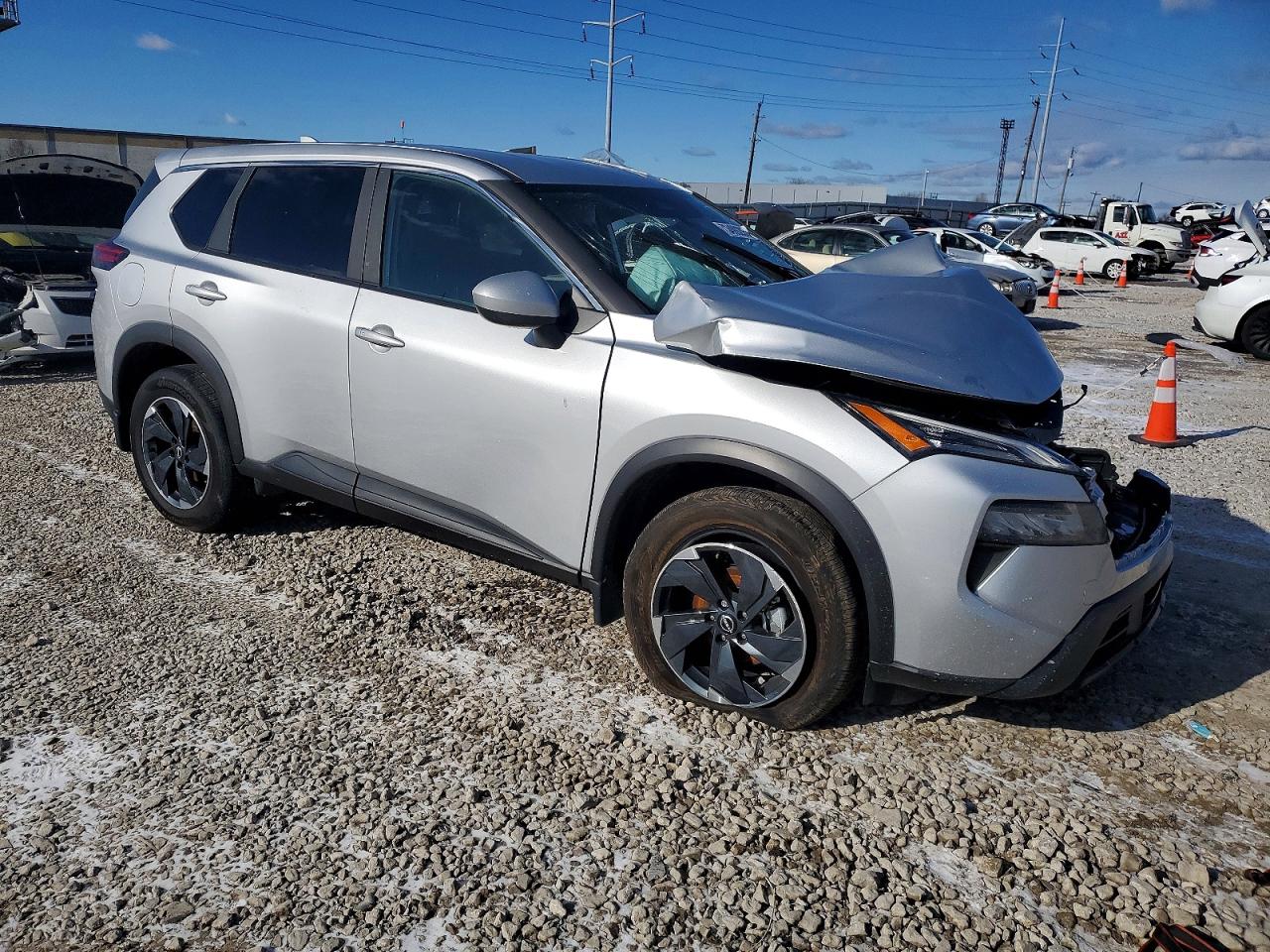 2025 NISSAN ROGUE SV photo 4