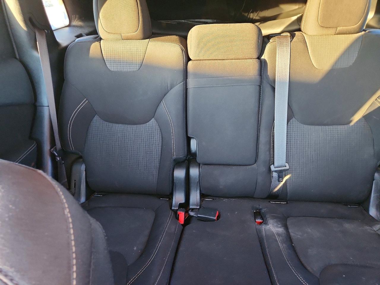 2016 JEEP CHEROKEE LATITUDE photo 19