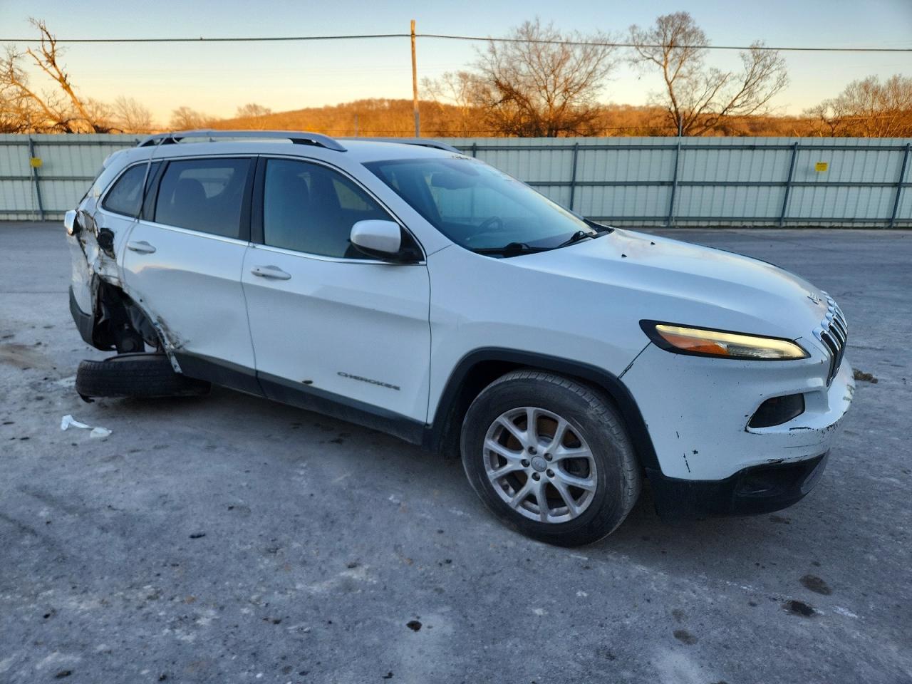 2016 JEEP CHEROKEE LATITUDE photo 7