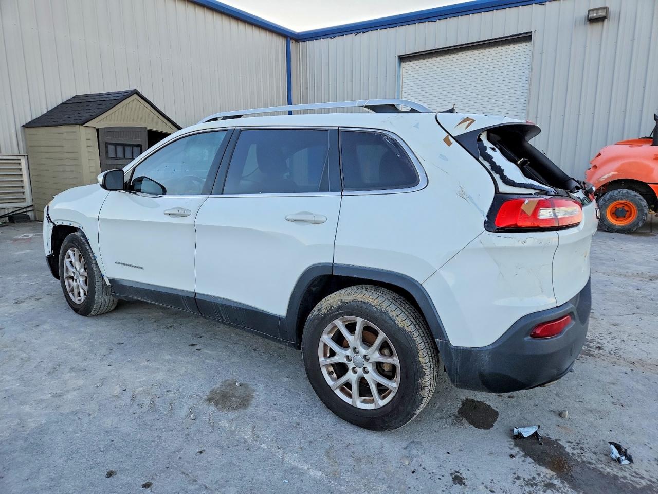 2016 JEEP CHEROKEE LATITUDE photo 3