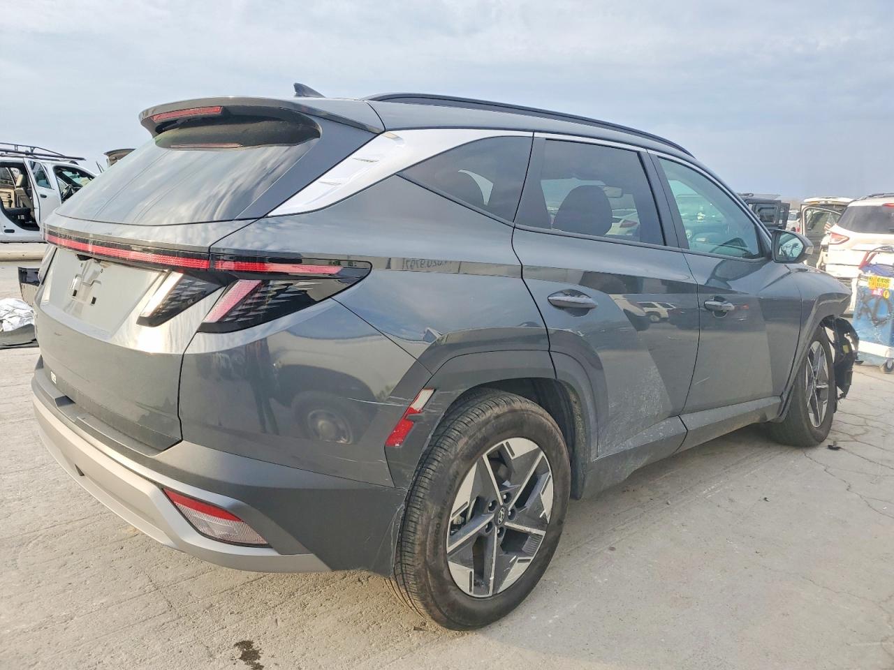 2025 HYUNDAI TUCSON SEL photo 5