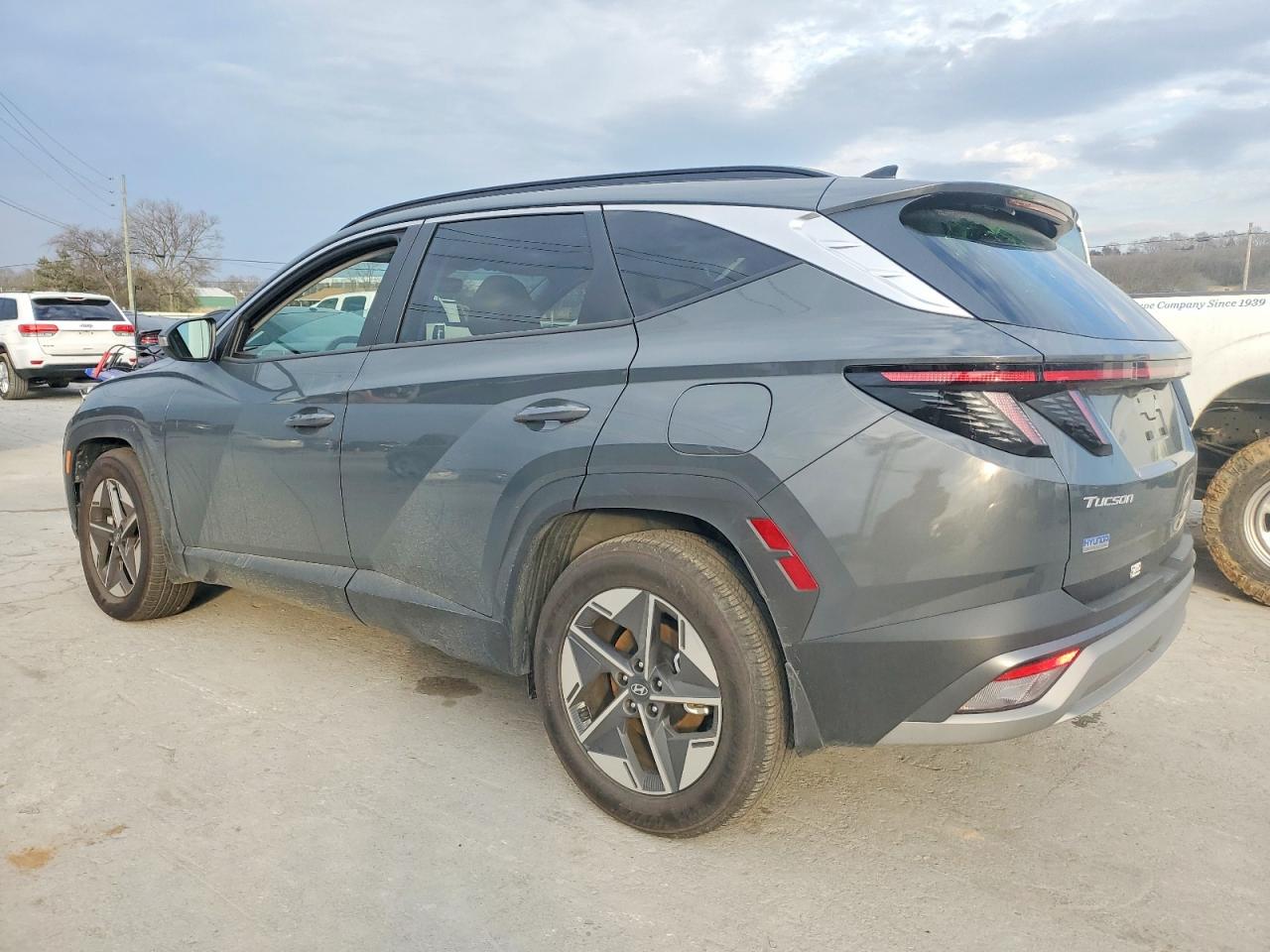 2025 HYUNDAI TUCSON SEL photo 3