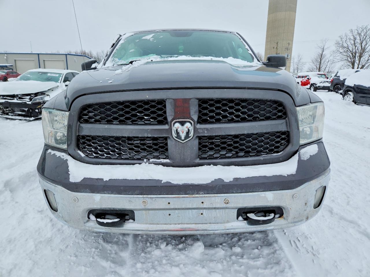2016 RAM 1500 SLT photo 9