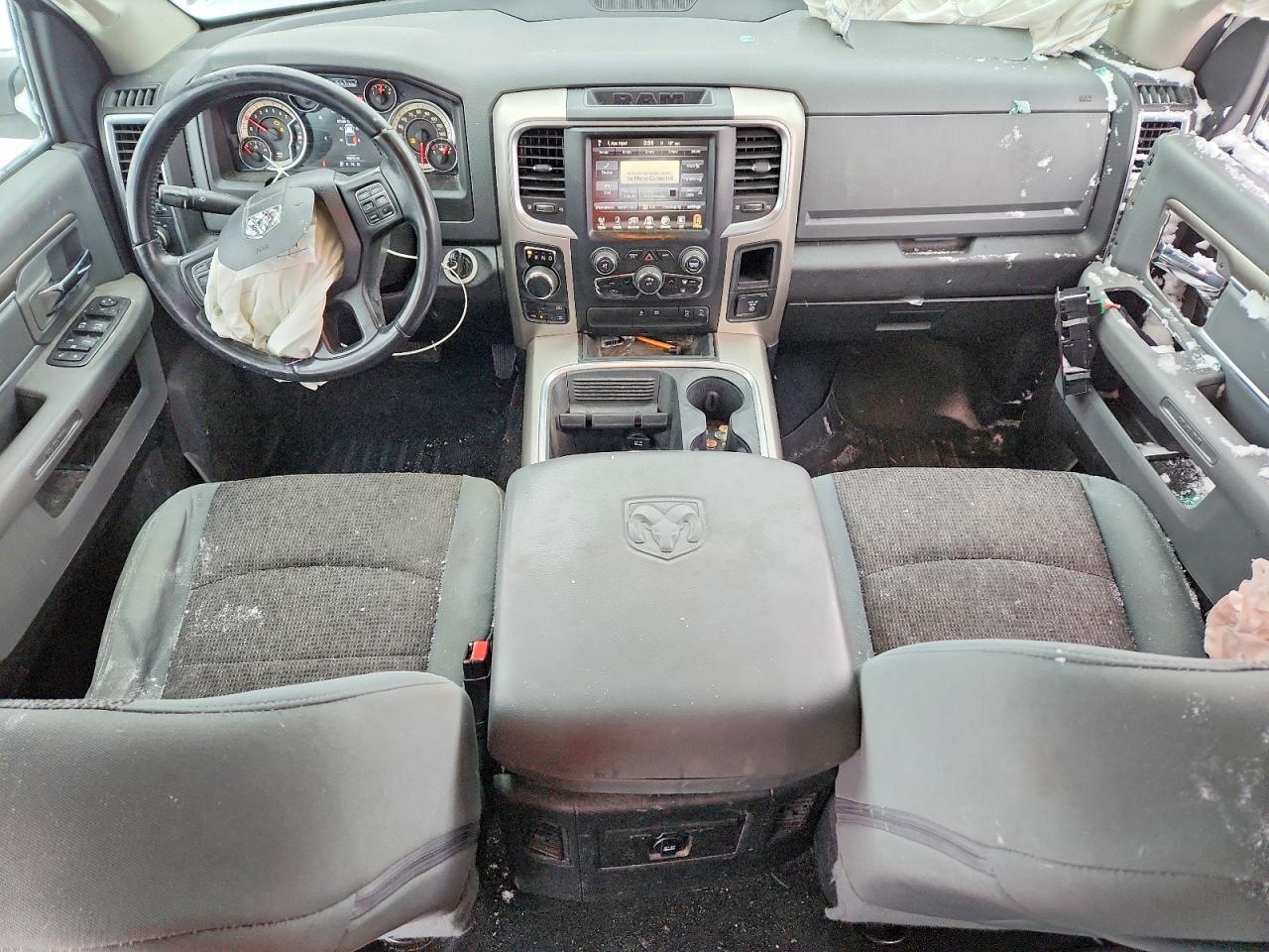 2016 RAM 1500 SLT photo 15