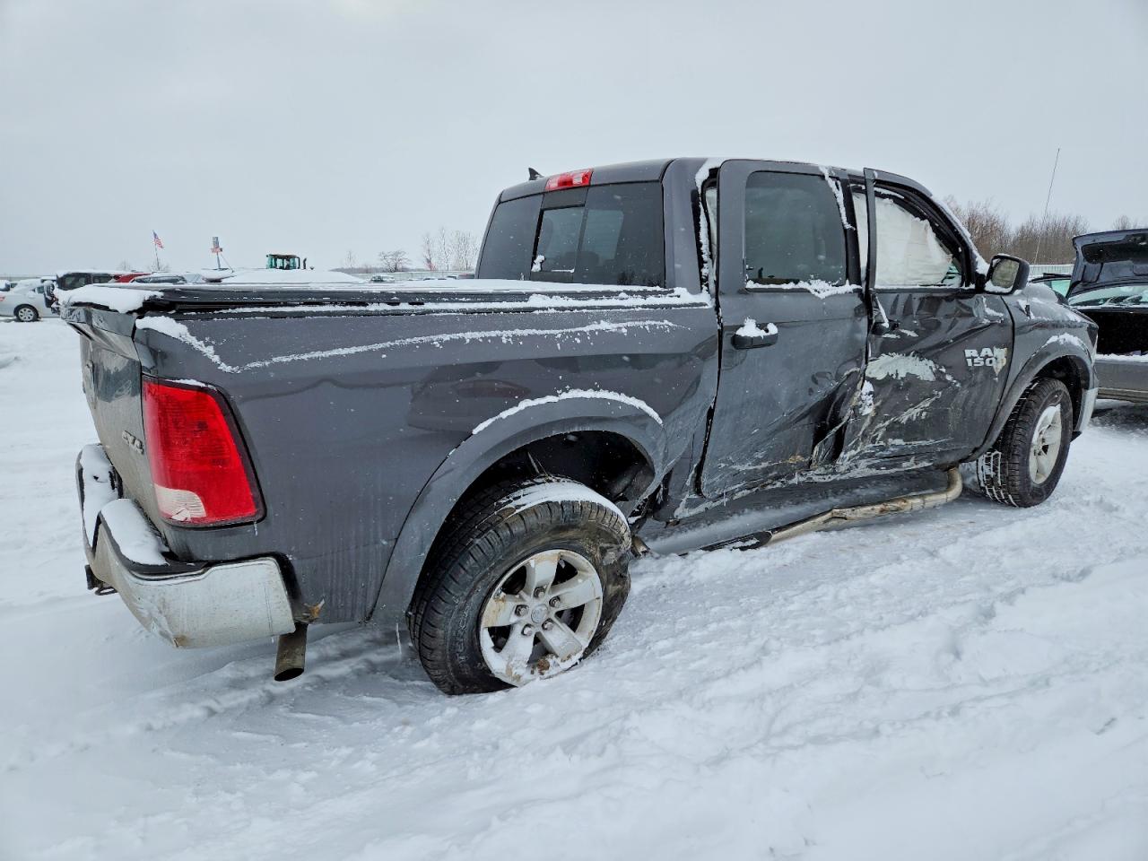 2016 RAM 1500 SLT photo 5