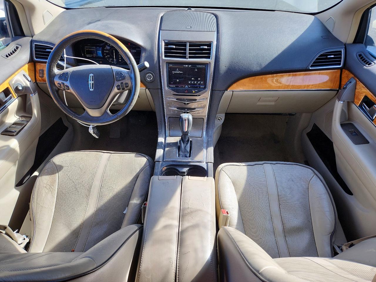 2011 LINCOLN TOWNHOUSE MKX photo 8