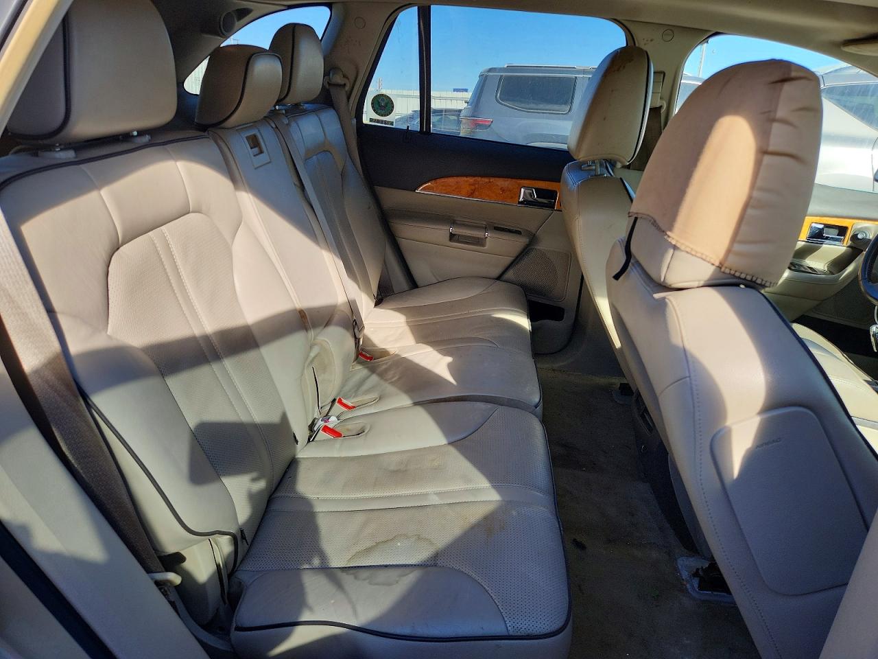 2011 LINCOLN TOWNHOUSE MKX photo 10