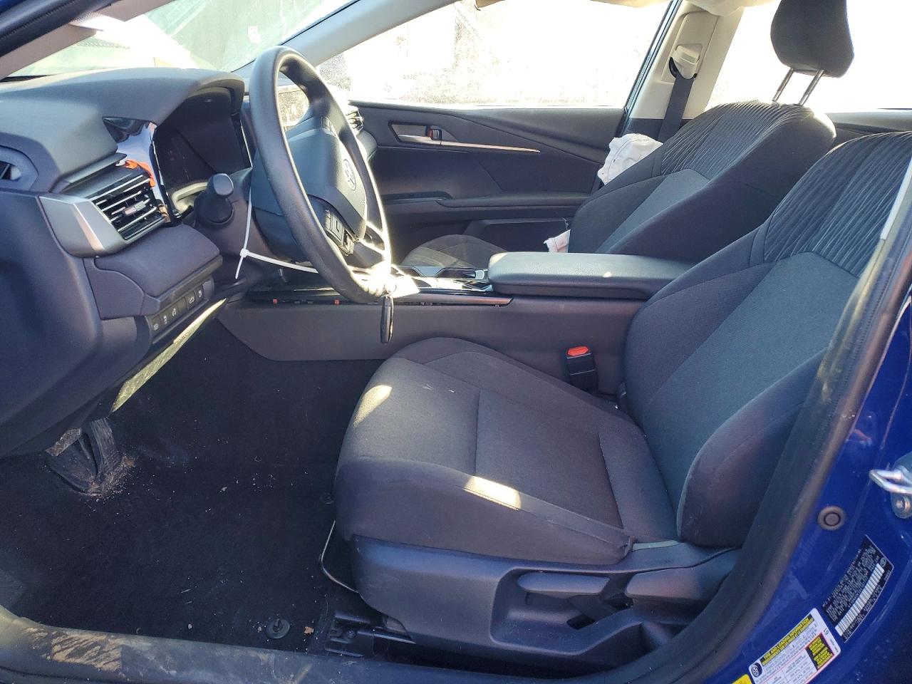 2025 TOYOTA CAMRY LE photo 7
