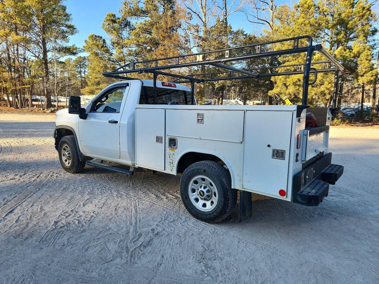 2024 CHEVROLET SILVERADO HD UTILITY / SERVICE TRUCK photo 3