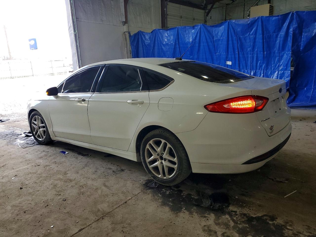 2014 FORD FUSION SE photo 2