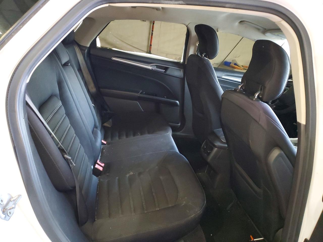 2014 FORD FUSION SE photo 10