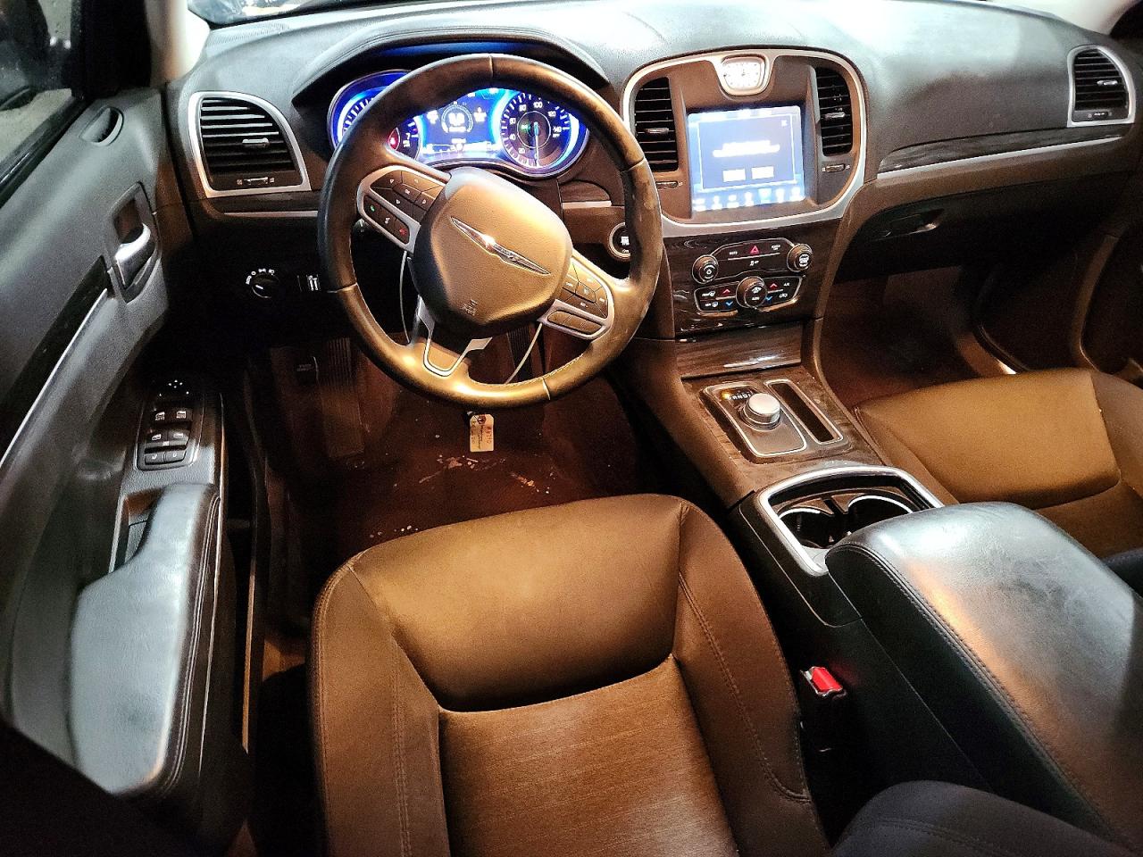 2018 CHRYSLER 300 TOURING photo 8