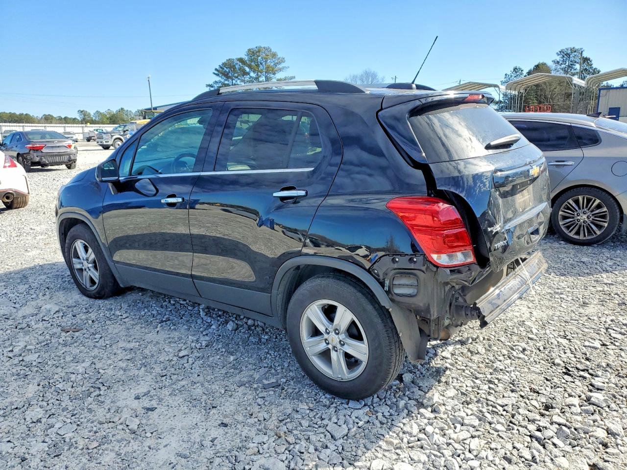 2019 CHEVROLET TRAX 1LT photo 2